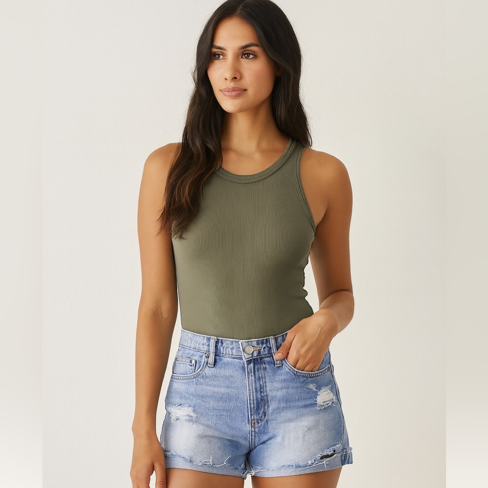 Kancan Distressed Cuffed Denim Shorts Light Wash Women’s size XS